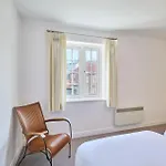 Host & - Hunton Court Apartment