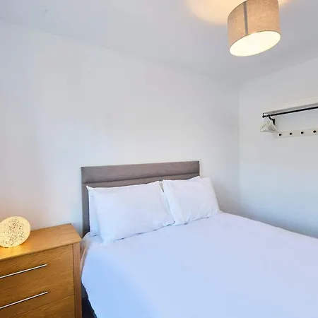 Host & - Hunton Court Apartmán *