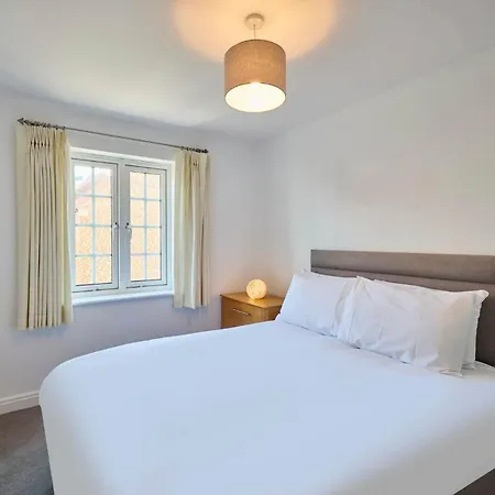Host & - Hunton Court Apartmán *